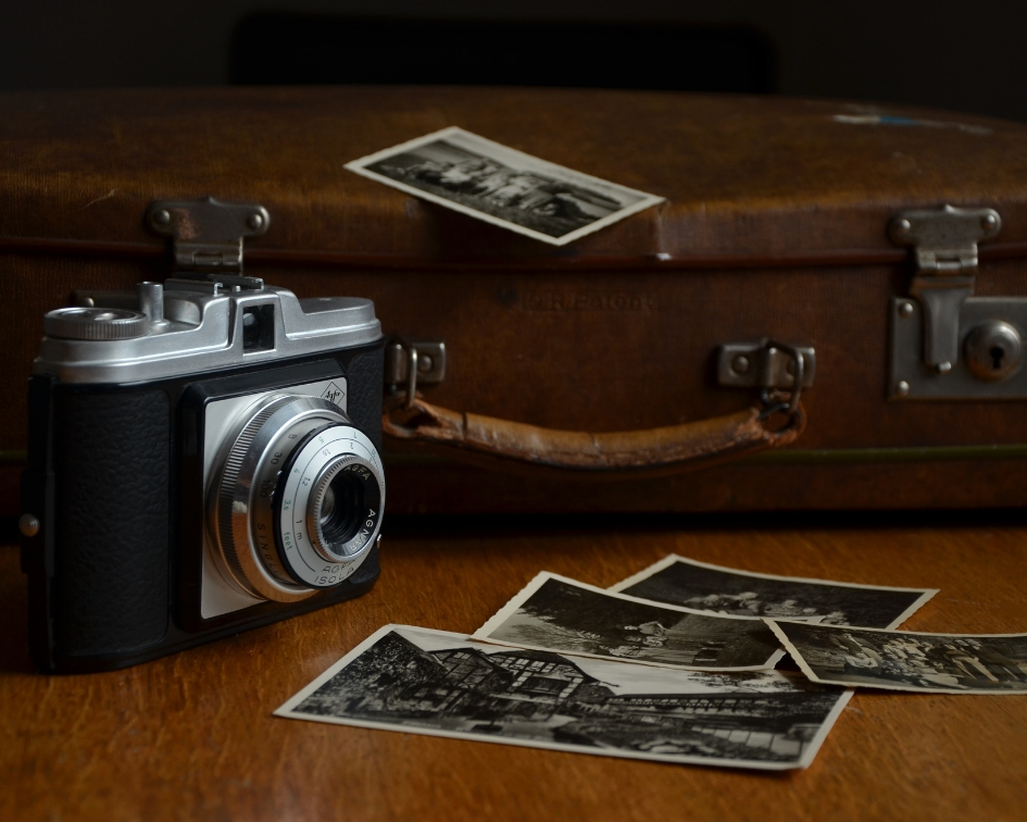 Valise vintage et polaroid