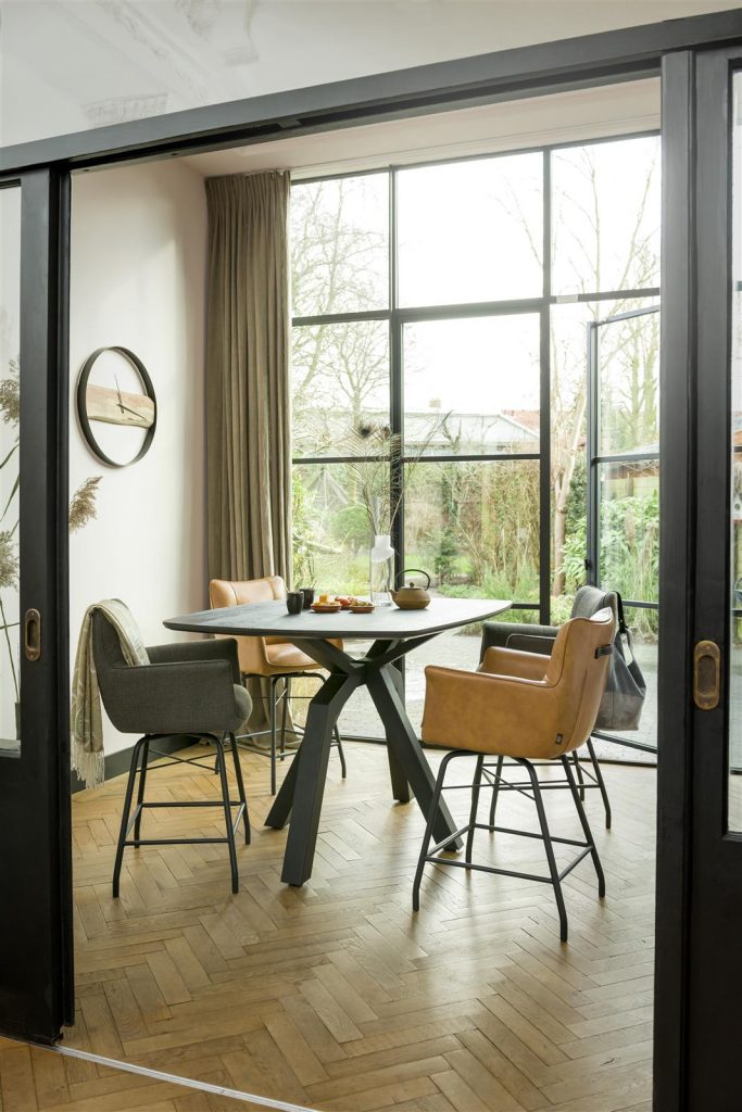 Table de bar ovale contemporaine en métal noir et bois gris anthracite