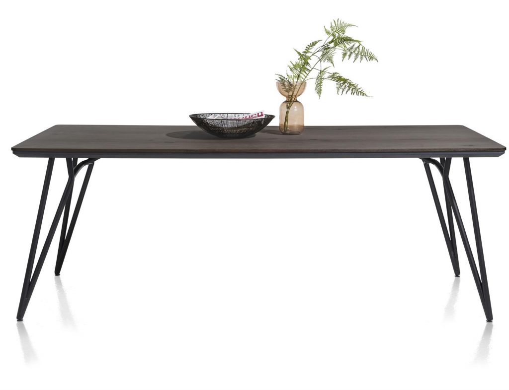 Table à manger scandinave bois de chêne et métal noir