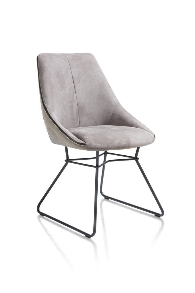 Chaise moderne et confortable en tissu gris