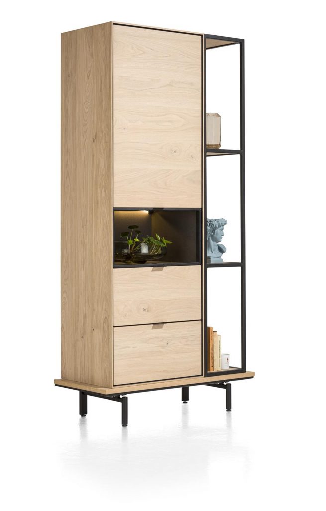 Armoire haute et fini en placage bois de chêne