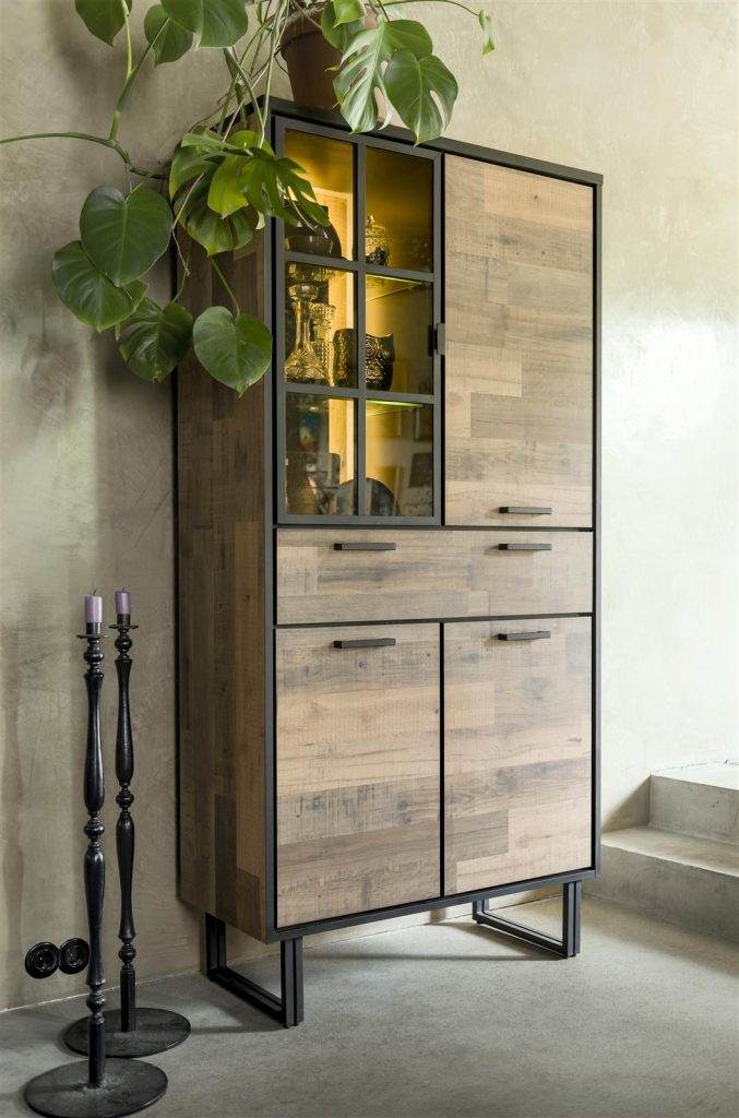 Armoire style industriel en bois et métal avec éclairage LED