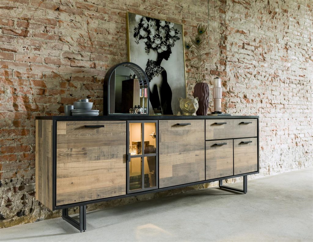 Buffet style industriel en bois et métal avec niches à éclairage LED