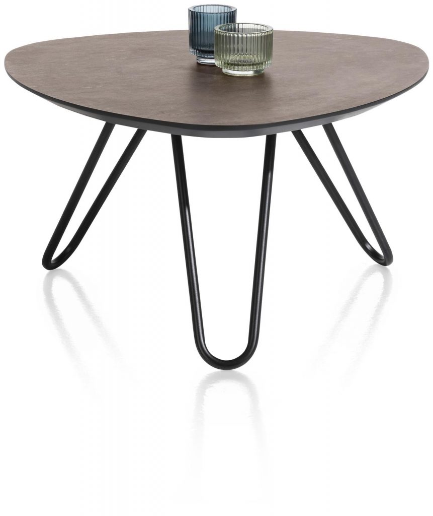 Table basse scandinave et contemporaine couleur rouille