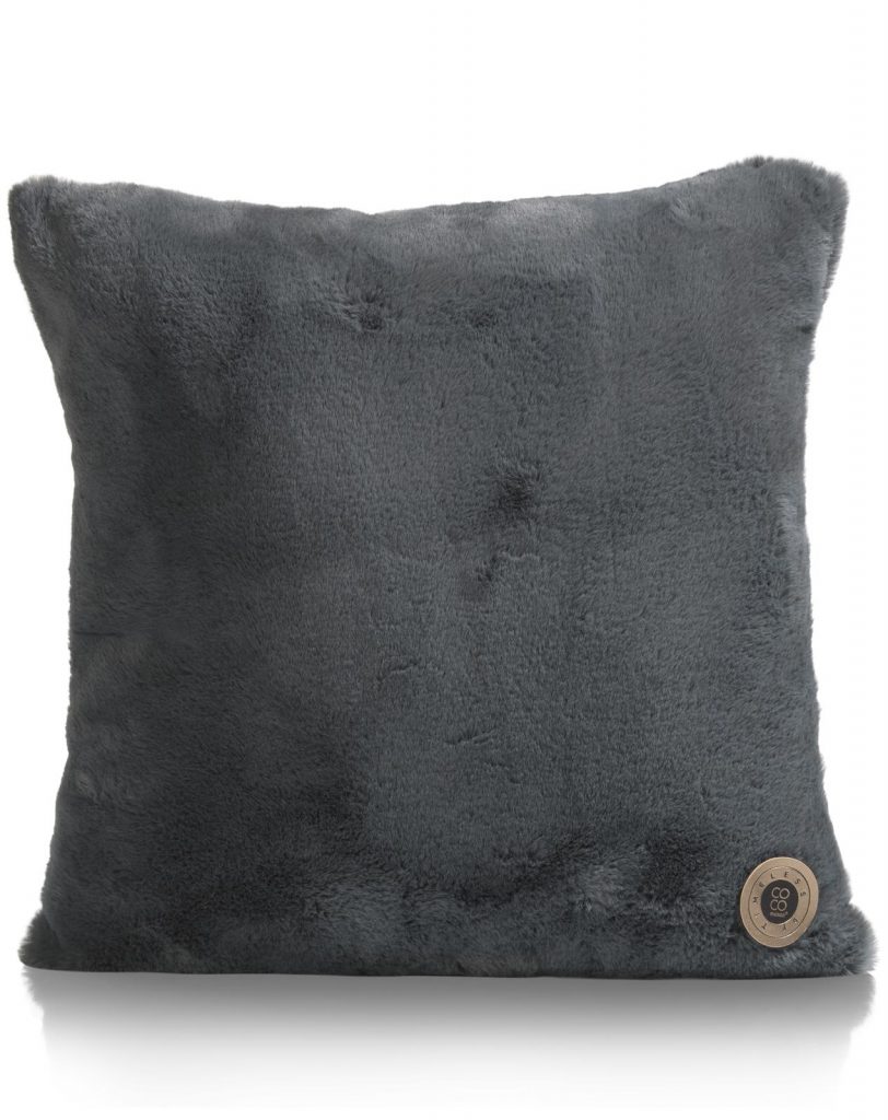 Coussin doux et cosy gris anthracite