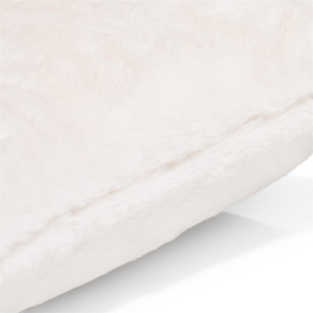 Coussin doux et cosy blanc