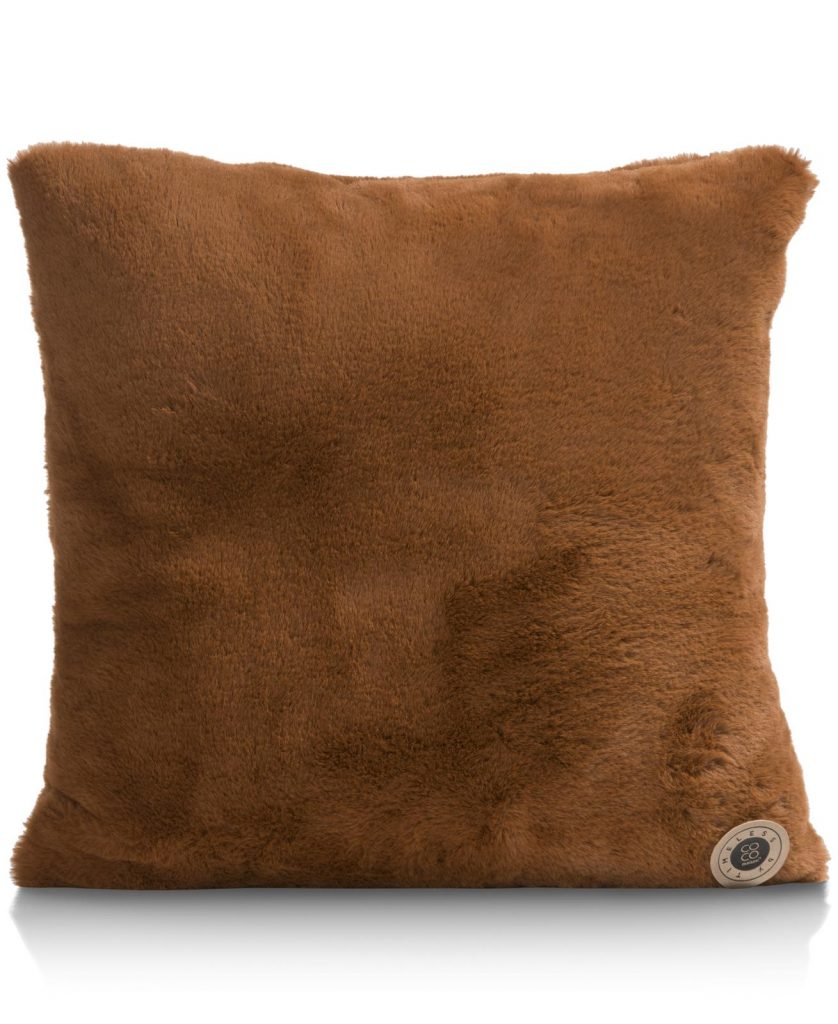 Coussin doux et cosy camel