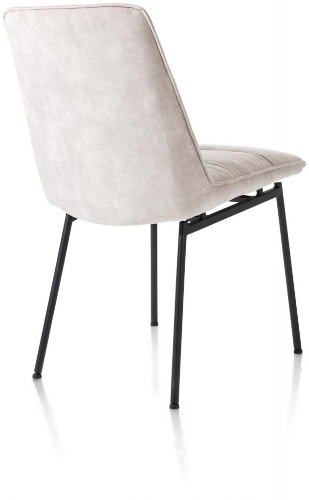 Chaise moderne et minimaliste en velours blanc cassé