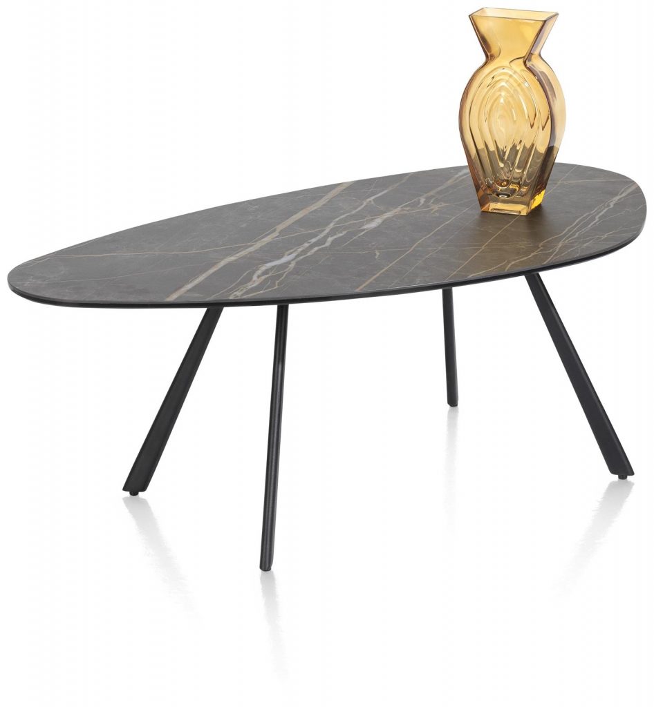 Table basse plateau forme organique en céramique motif marbre noir