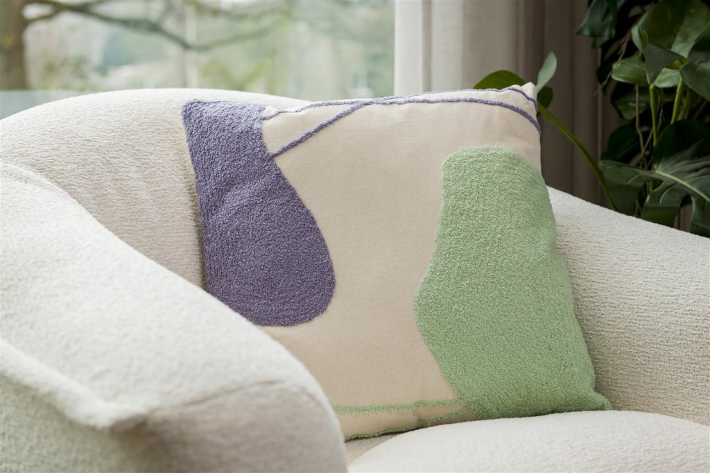 Coussin 100% coton beige et couleurs pastel