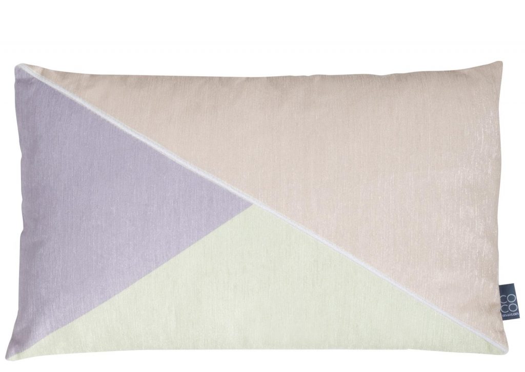 Coussin rectangulaire en tissu couleurs pastels