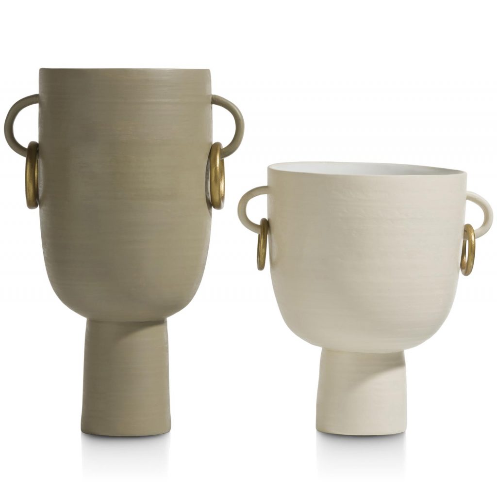 Vases en céramique taupe