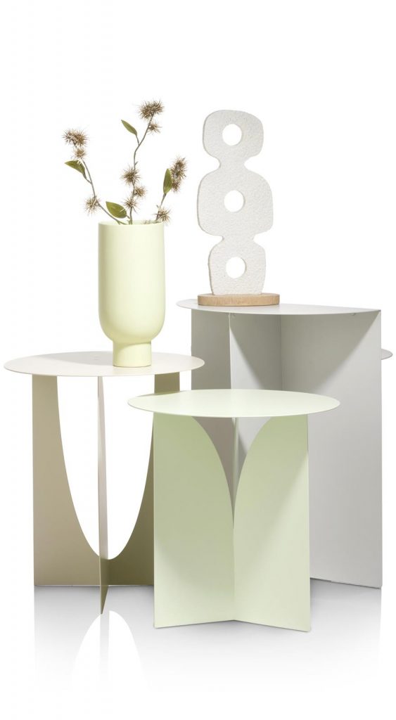 Ensemble de tables d'appoint design en métal couleur pastel