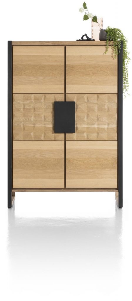 Armoire design en bois de chêne naturel et sculpté