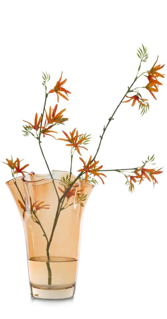 vase orange avec bout ondulé