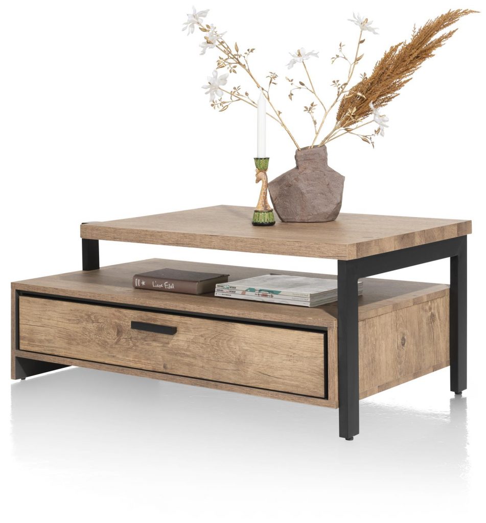 table basse en bois avec détails métalliques