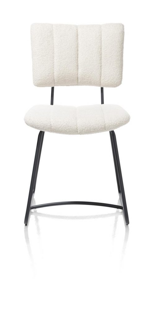 chaise moderne avec tissu effet bouclé