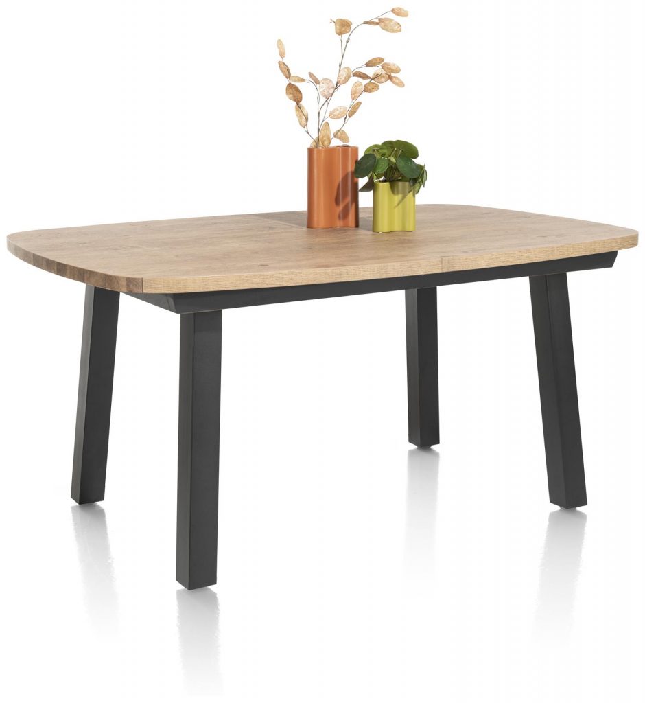 table en bois naturel et moderne