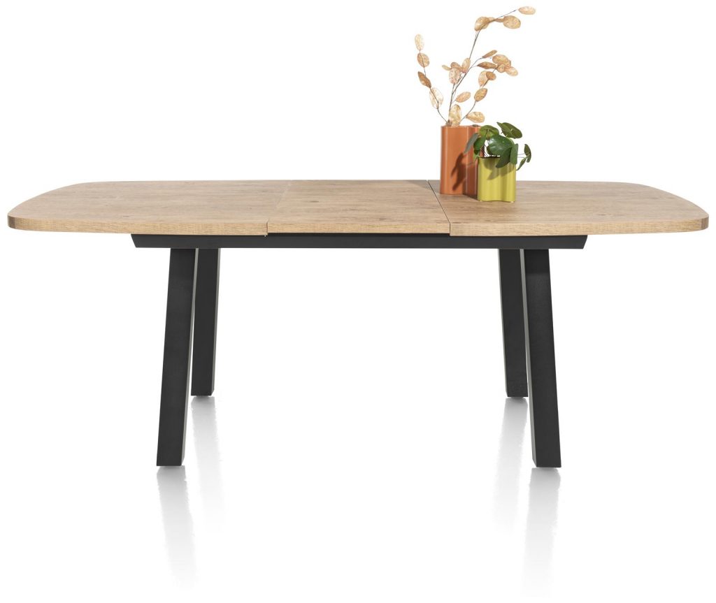 table en bois naturel et moderne